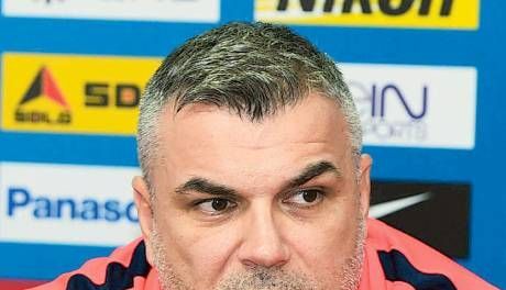 Cosmin Olăroiu, cel mai bun antrenor din Orientul Mijlociu în 2015 1 cosmin.jpg