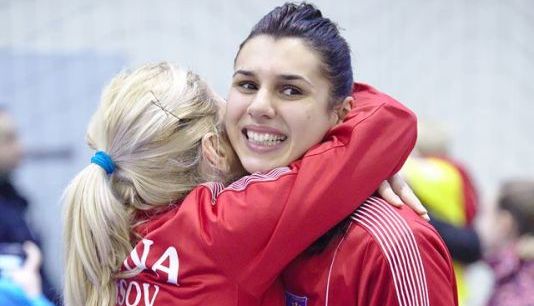 2 handbaliste de la CORONA BRAŞOV în lotul pentru Euro 2016!!! 1 denisadedu_2.jpg
