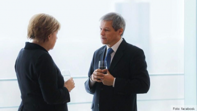 fbciolossimerkel.jpg