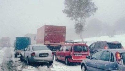Circulație întreruptă pe mai multe drumuri naționale 1 iarnagrea.jpg