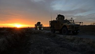 Corespondenţă specială. Misiune în Afganistan: „După ce securizăm zona, îți voi deschide ușa și vei călca numai pe urmele mele” - IV 4 masini_seara_203724_203827.JPG