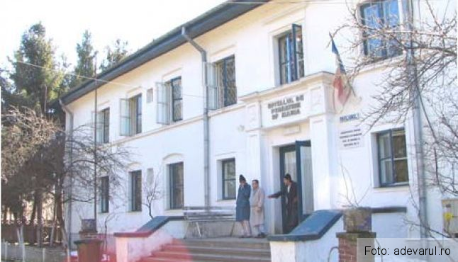INCENDIU. Peste 100 de bolnavi au fost evacuaţi de urgenţă din spitalul de psihiatrie! 1 spitalulvedea.jpg