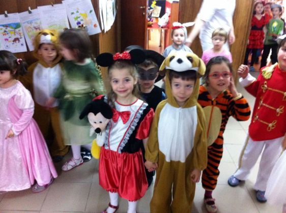 BRAȘOV. Carnaval și târg de mărțișoare la Grădinița Nr. 26 „Junior” 1 IMG-20160225-WA0005(2)_205888.jpg