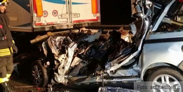 Un român de 29 de ani a murit după ce s-a izbit cu autoturismul de un TIR, în Italia 1 accidentitalia_2.jpg