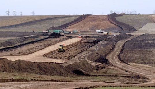 Contractul pentru Autostrada BRAŞOV - ORADEA a fost semnat 1 autostradabrasovmuresconstructie.jpg