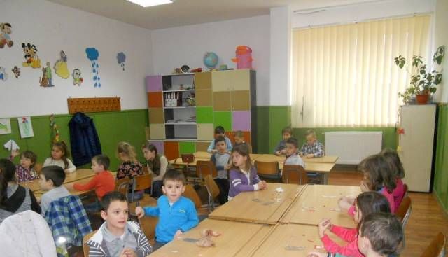 Ministrul Educaţiei dă sfaturi pentru... sănătate 1 copiiclasapregatitoare.jpg
