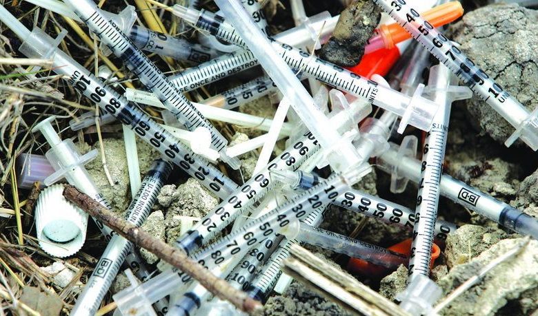 Deşeuri medicale aruncate pe câmp! Garda de Mediu a deschis o ANCHETĂ 1 deseurimedicale.jpg