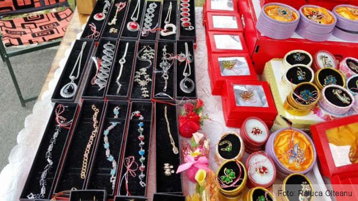 BRAŞOV. La Făgăraş vor avea voie să vândă mărţişoare pe stradă doar comercianţii şi artizanii locali 1 e8117b6f-7dd8-4664-940c-cc3f288917e5_206011.jpg