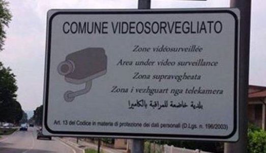 ŞI PENTRU ROMÂNI. Avertismente în mai multe limbi 1 indicatoare-romana.jpg