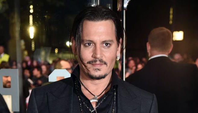 Reacţia senzaţională a actorului Johnny Depp înainte de primirea premiului „Maltin Modern Master” 1 johnny-depp_2.jpg