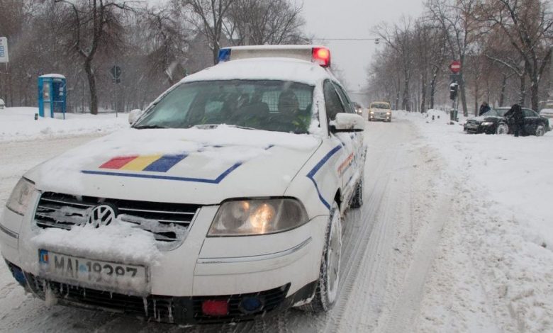 Se circulă în condiţii de iarnă pe mai multe drumuri din ţară 1 maimasina.jpg