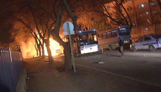 Atac cu o mașină capcană. Cinci morți și 10 răniți într-o explozie în Turcia 1 masinacapcana.jpg