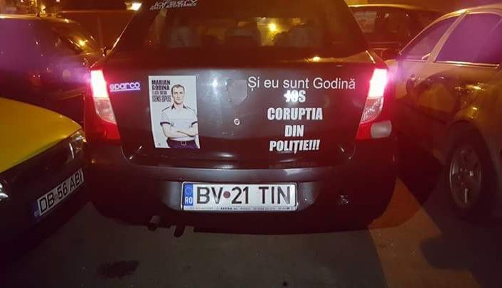 BRAŞOV. Efectul GODINĂ. Poliţiştii prind curaj şi se revoltă împotriva şefilor „miliţieni”: „Doctore, avem armele pregătite!” 1 protestpolitist.jpg