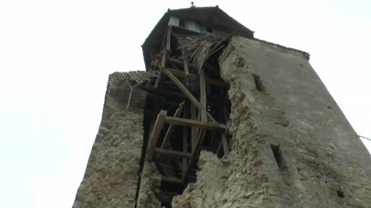UPDATE BRAȘOV. Al doilea turn de biserică fortificată prăbușit într-o săptămână 1 roades turn prabusit_205459.png