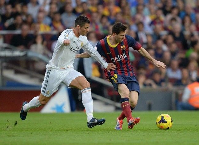 Nominalizaţi pentru titlul de cel mai bun fotbalist din Europa 1 ronaldo-messi.jpg