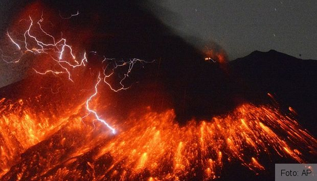 Un vulcan a erupt nu departe de o centrală nucleară! 1 vulcanerupt.jpg