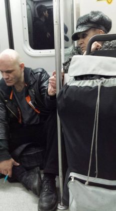 womansubway_204840.jpg