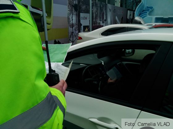 BRAȘOV. Circula cu permisul suspendat și înmatricularea falsificată 1 IMG_20160114_121739_202635.jpg