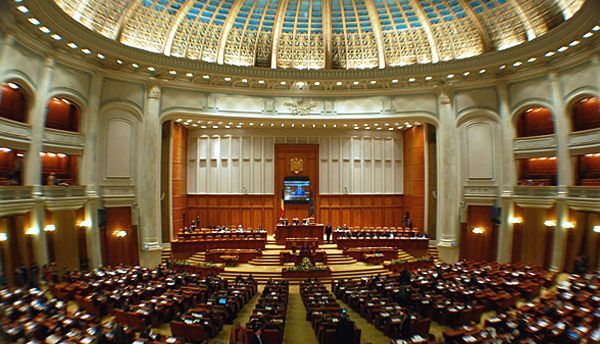 Moţiunea de cenzură iniţiată de PNL, USR şi PMP va fi citită luni în plenul Parlamentului 1 cameradeputatilor_3.jpg