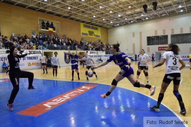 BRAȘOV. Corona, lecție de handbal în fața vicecampioanei 1 coronabaiamare3_206338.jpg