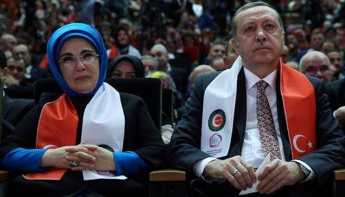 Soția președintelui Turciei, despre... HAREM!!! 1 emine.jpg