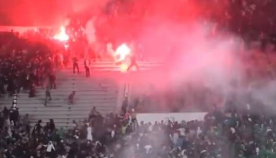 2 MORȚI, 51 DE RĂNIȚI! Bătaie pe stadion!!! 1 fani_2.jpg