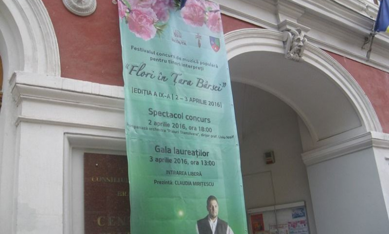 BRAŞOV. Tineri interpreţi de muzică populară la „Flori în Țara Bârsei” 1 img-7903.jpg