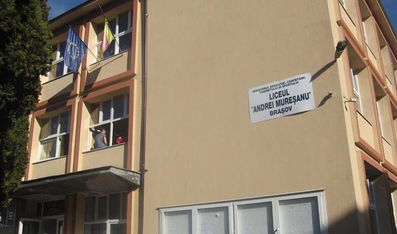 BAC 2016. 345.000 de elevi așteptați de mâine la simulare 1 liceulandreimuresianu.jpg