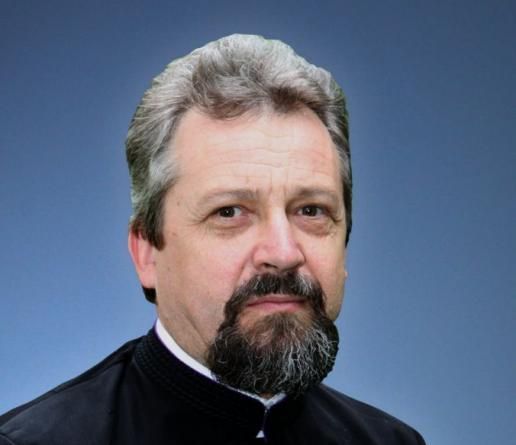 Un BRAŞOVEAN este noul decan al Facultăţii de Teologie din Sibiu 1 nicolaechifrpreotdecan.jpg