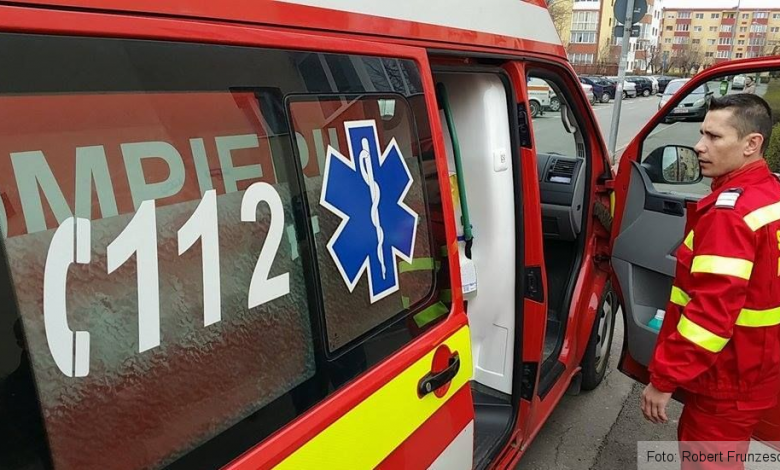 Şofer grav rănit în urma coliziunii dintre o ambulanţă SMURD şi o maşină 1 smurd_6.jpg