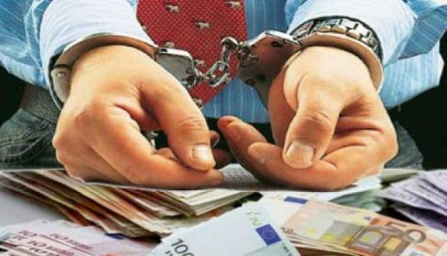 BRAŞOV. Prins în flagrant în timp ce oferea mită unui poliţist 1 spalarebani.jpeg