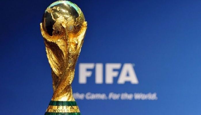Campionatul Mondial de fotbal ar putea avea 40 de echipe la start 1 trofeu.jpg