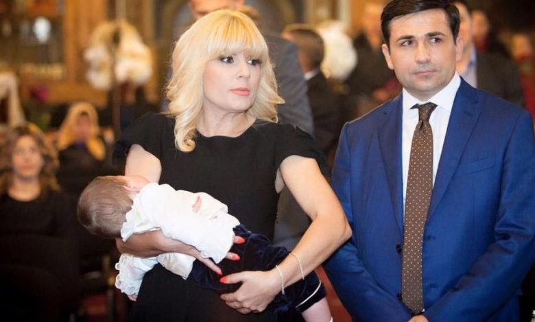 Elena Udrea, naşă de botez! Ce i-a urat micuţului?! 1 udreanasa.jpg
