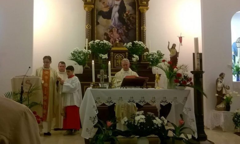 Sărbători Fericite! Boldog Húsvéti Ünnepeket! Frohe Ostern! 1 vigiliapascalaslujbabisericacatolica.jpg
