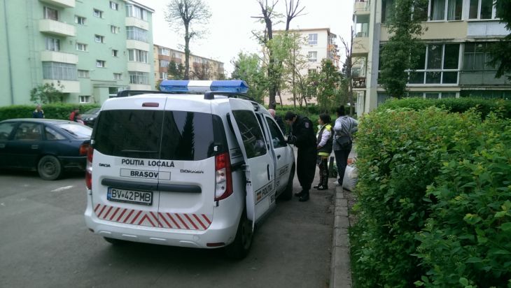 Brașov. Poliția Locală a înapoiat unui brașovean portofelul pierdut în centrul orașului 1 IMAG5985_210064.jpg