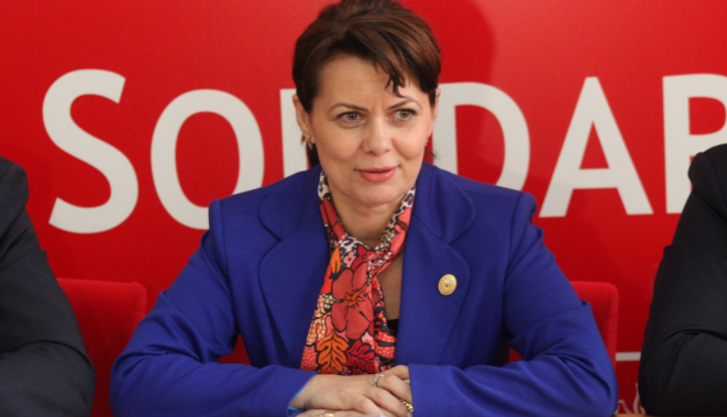 Un deputat PSD a cerut introducerea programului „De la lighean la cadă” sau „Prima baie” 1 acristea.png