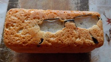 baker-finds-his-glasses-baked-into-bread.jpg