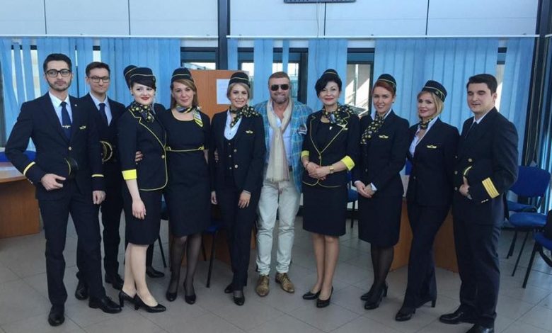 Ţinute elegante pentru echipajele TAROM 1 botezatuuniforma.jpg
