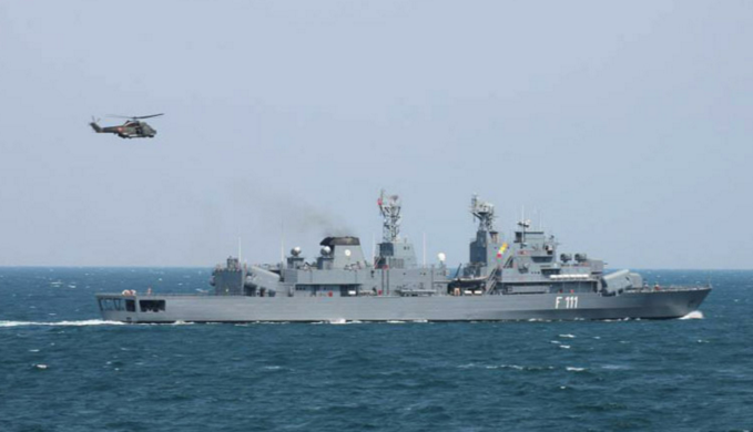 NATO organizează un nou exercițiu militar multinațional în Marea Neagră, pe fondul tensiunilor cu Rusia 1 fregat.png
