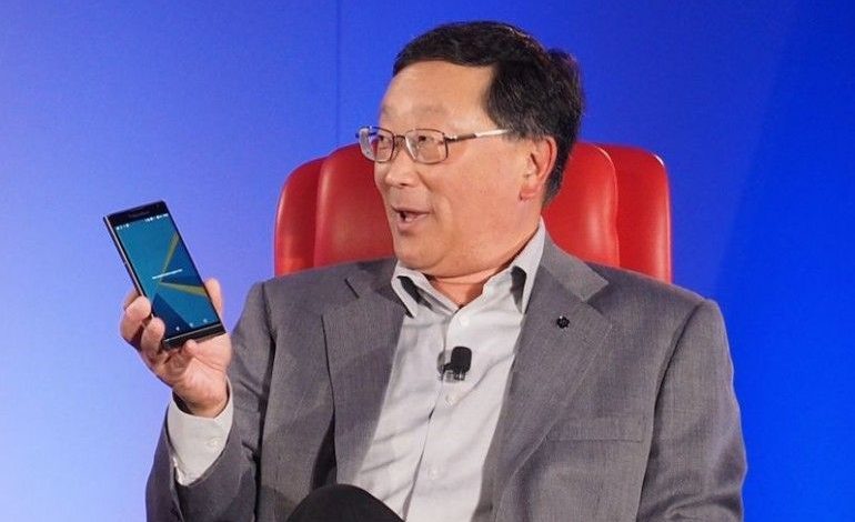 BlackBerry îşi mută focusul pe zona de mid-range 1 john-chen-bb-770x472.jpg