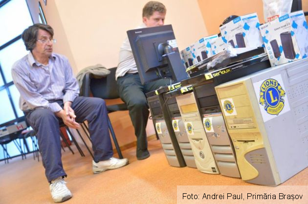 BRAȘOV. 13 calculatoare pentru persoanele cu deficiențe de vedere au fost donate, astăzi, Asociației Nevăzătorilor! 1 lions 2_209372.jpg
