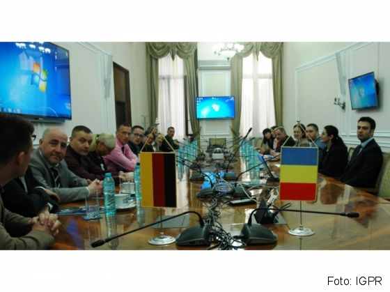 Viitorii lideri ai Poliţiei din Germania se află în România! Acum doi ani, colegi de-ai lor au vizitat IJP Braşov 1 politisti germani 2_209034.jpg