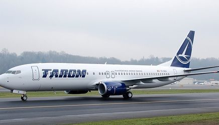 Aterizare de urgență pe Aeroportul Timișoara 1 tarom2.jpg