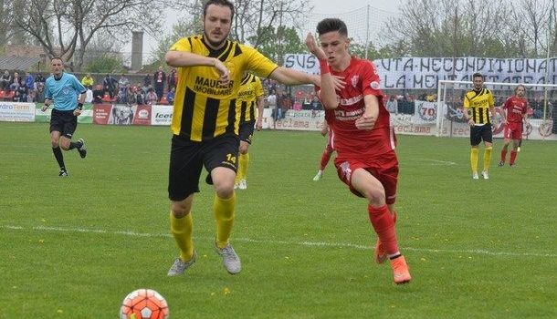 FC BRAȘOV. Antrenament cu... grătare!!! „Stegarii” s-au resemnat cu gândul falimentului!!! 1 utafcbrasov.jpg