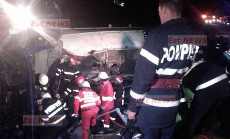 Şofer mort după ce s-a răsturnat cu autocisterna încărcată cu motorină! 1 accidentautocisterna.jpg