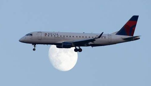 „AVION FANTOMĂ” în spațiul aerian grec!!! 1 avion_18.jpg