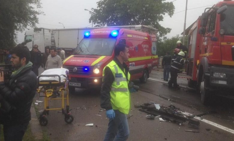 IMPACT FATAL. A murit după ce a intrat cu autoturismul într-un TIR 1 bacau.jpg