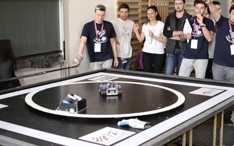 Atenţie, bătaie cu roboţi! BattleLab Robotica 1 battlelab-robotica.jpg