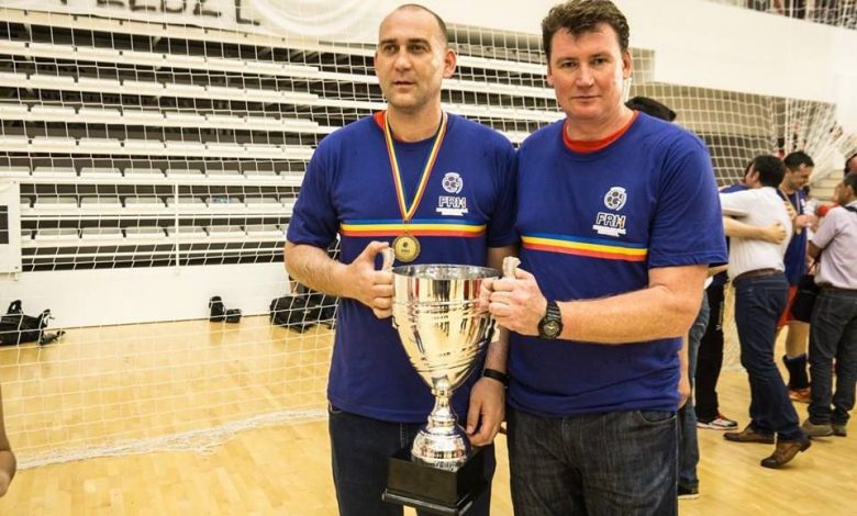 Antrenor BRAȘOVEAN, campion național cu Dinamo!!! Urmează Liga Campionilor!!! 1 bota.jpg