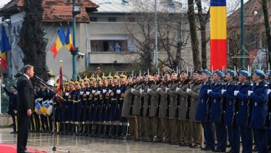 ceremoniamilitaracotroceniiohannis.jpg